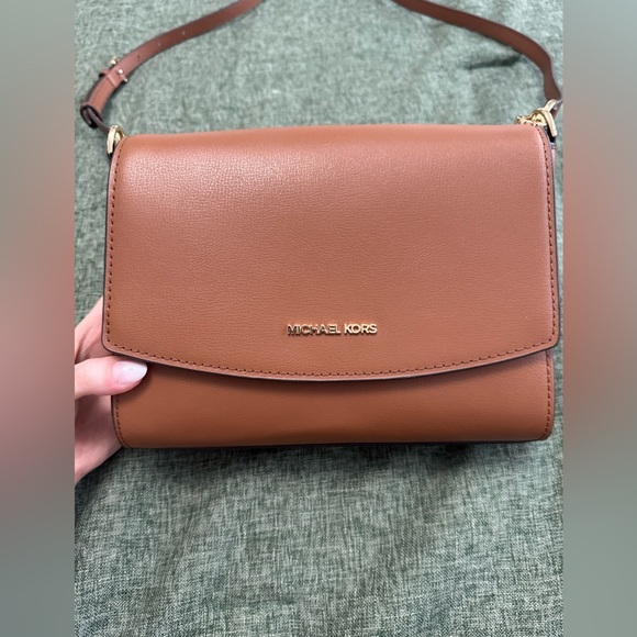 Michael Kors Handbags - NWOT Michael Kors Crossbody Bag